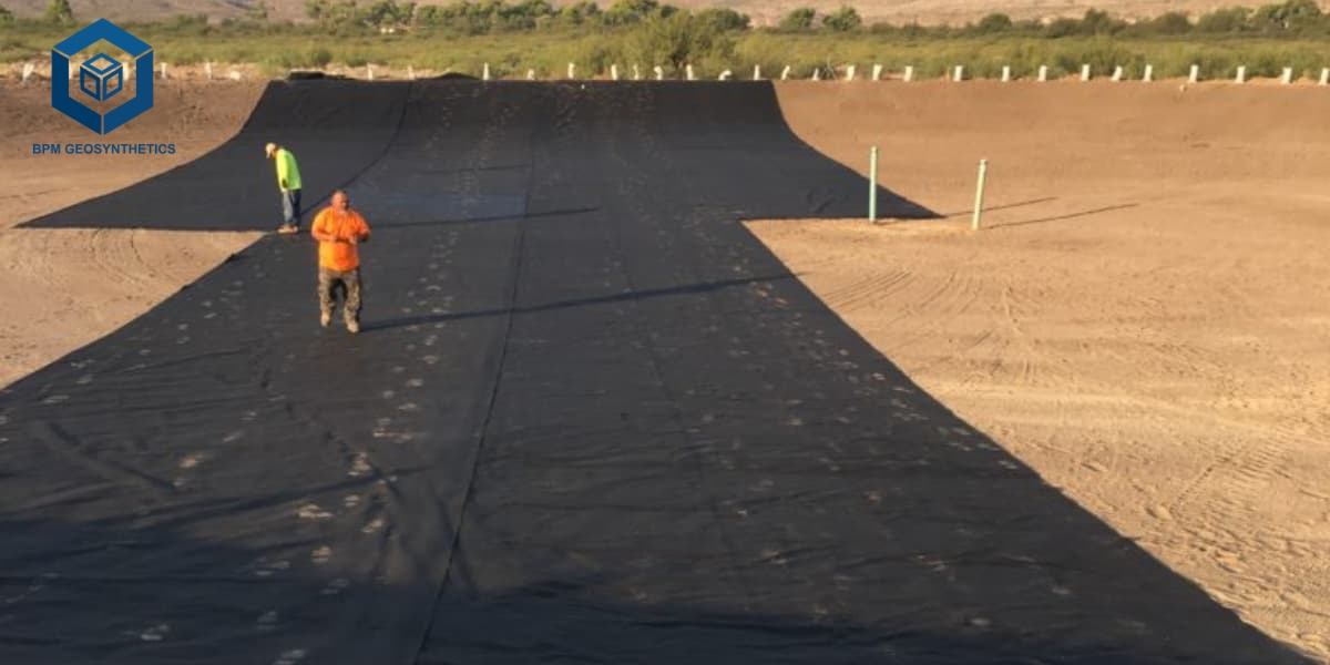 แผ่นกันซึมแบบจีโอเมมเบรนหนา 300 ไมครอน สำหรับกักเก็บน้ำ